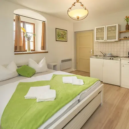 Apartment Jaegerhaus Auf Schloss Neuenburg Freyburg
