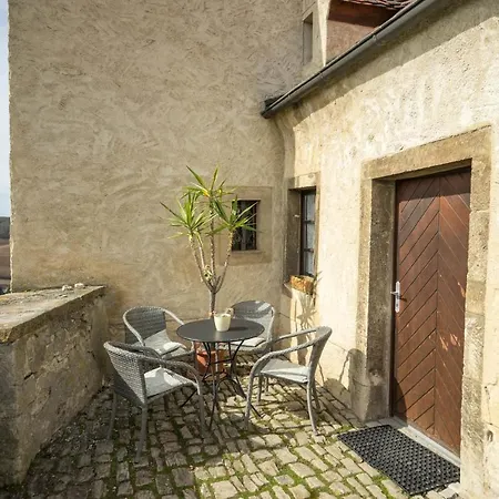 Jaegerhaus Auf Schloss Neuenburg Apartment Freyburg