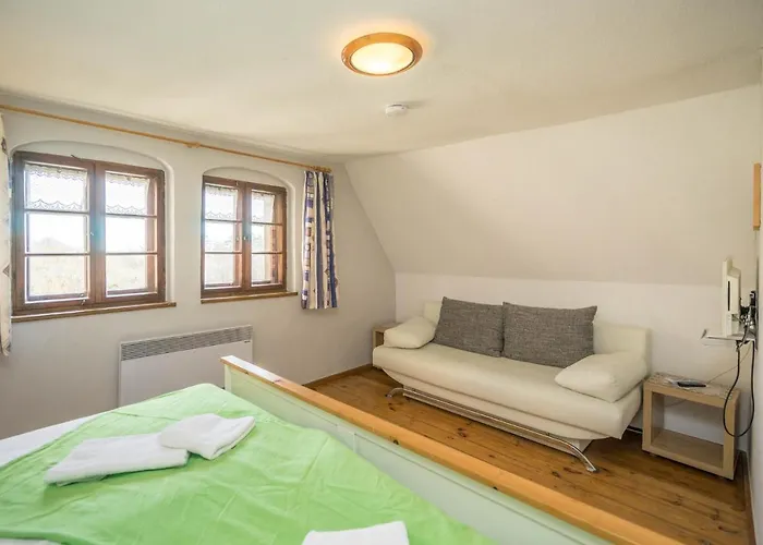 Jaegerhaus Auf Schloss Neuenburg Appartement Freyburg